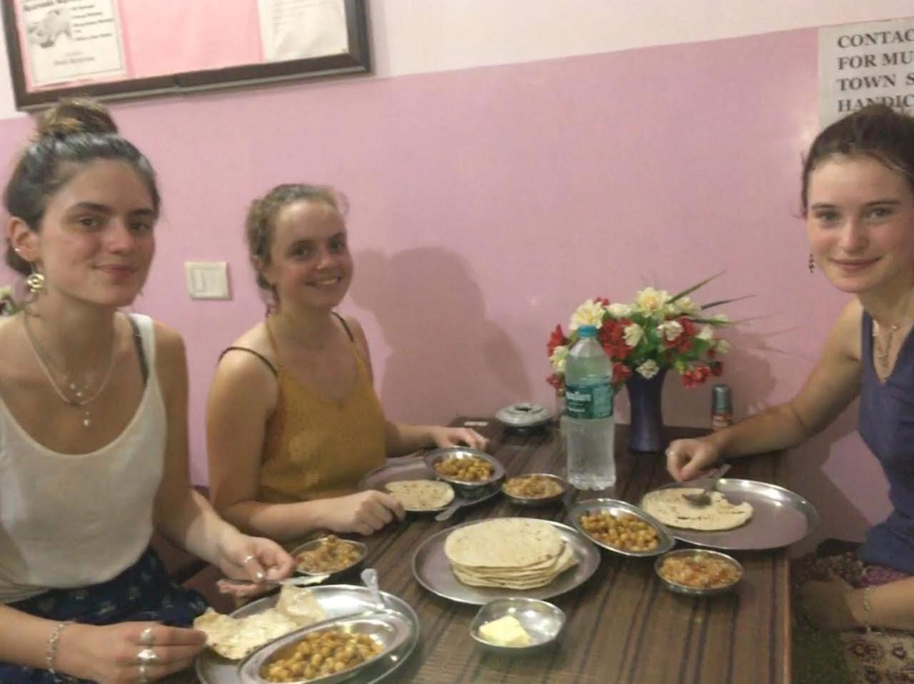 Azure Family Paying Guest House Varanasi Eksteriør bilde